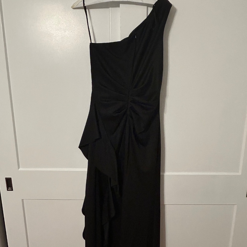 One-Shoulder Black Evening Gown - Picture 4 of 4